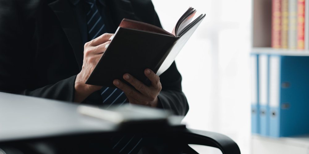 Lawyer concepts to testify to clients and to provide counseling in cases, to provide legal relief, to maintain law and fairness, to proceed with transparency, to attorneys to defend cases in court.